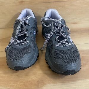 Saucony Women's Grid Escape TR 5 Charbon/Violet Running Shoes  Size 9.5 M